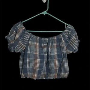 American Eagle Size small cropped plaid blouse